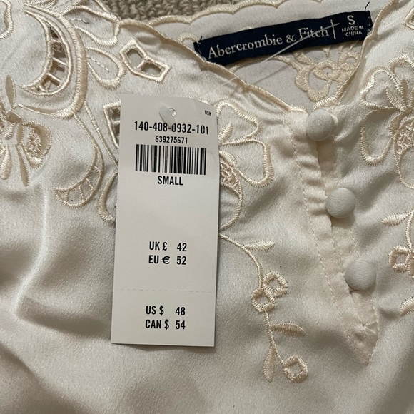 NWT A&F embroidered floral cream thong bodysuit SZ Small feminine & charming 🌼 - Picture 3 of 7